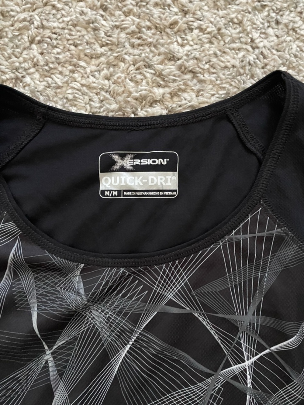 Xersion Black Athletic Quick-Dri Tank with Geometric Design - Picture 2 of 4
